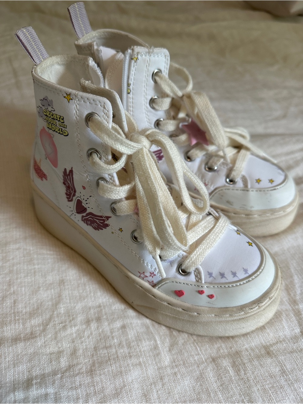 Zara Girls Size 30 Kids White High-Top Sneakers with Pink Heart Accents
